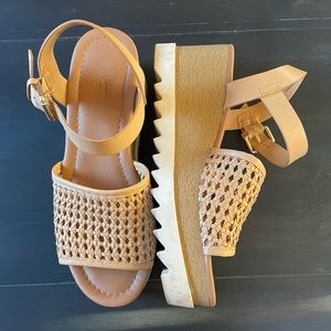 Good & Co. platform sandal 7.5